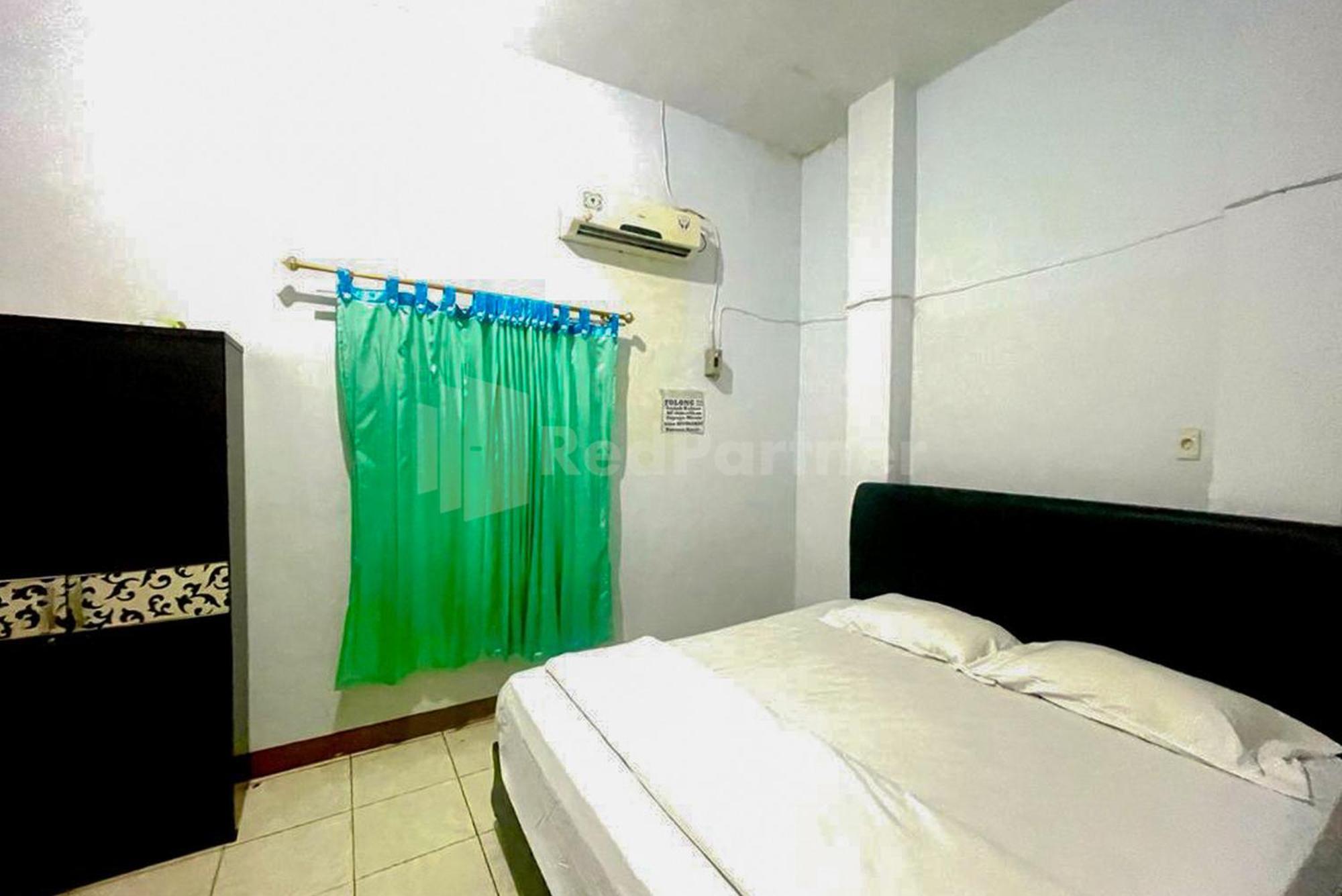 889 Redpartner Hotel 2*