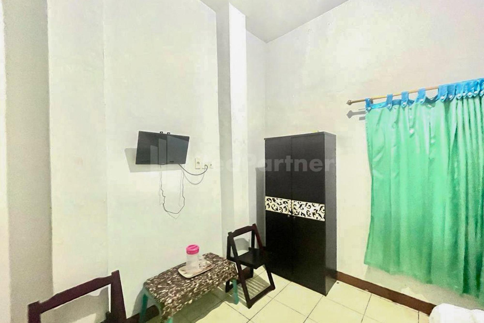889 Redpartner Hotel 2*
