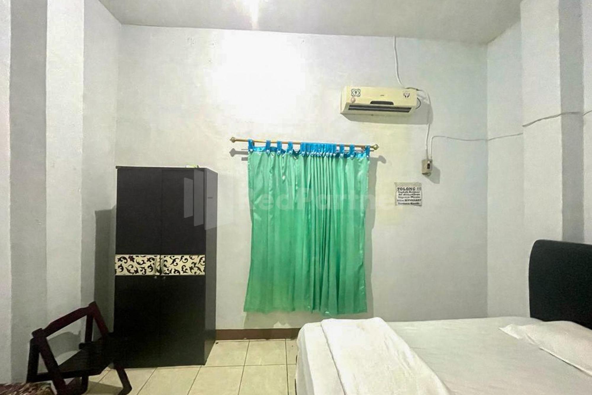 889 Redpartner Hotel Medan